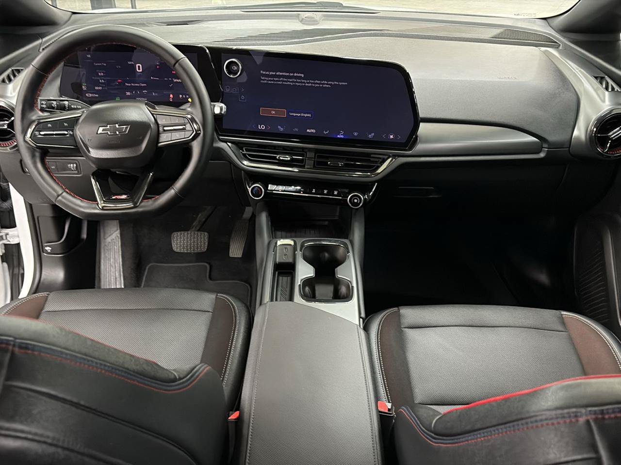 Used 2024 Chevrolet Equinox EV RS FWD image 18