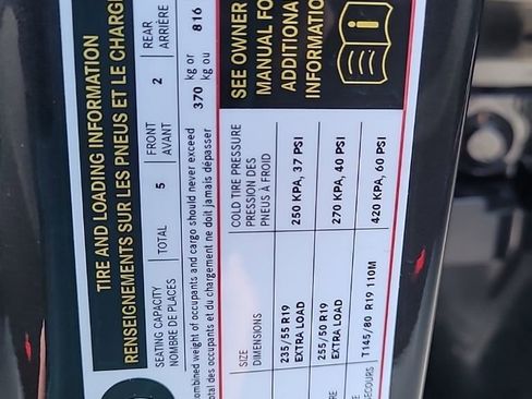 Used 2025 Mercedes-Benz GLC 300 4MATIC image 18