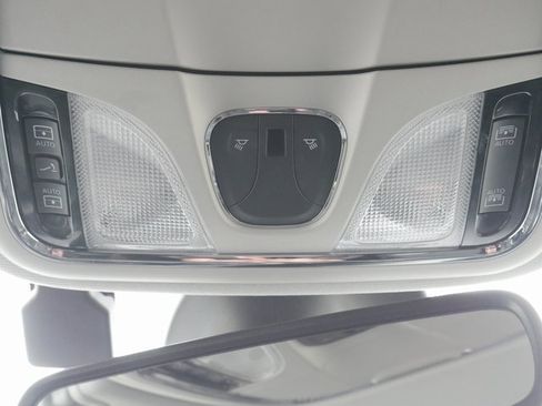 Used 2022 Jeep Cherokee Limited image 28