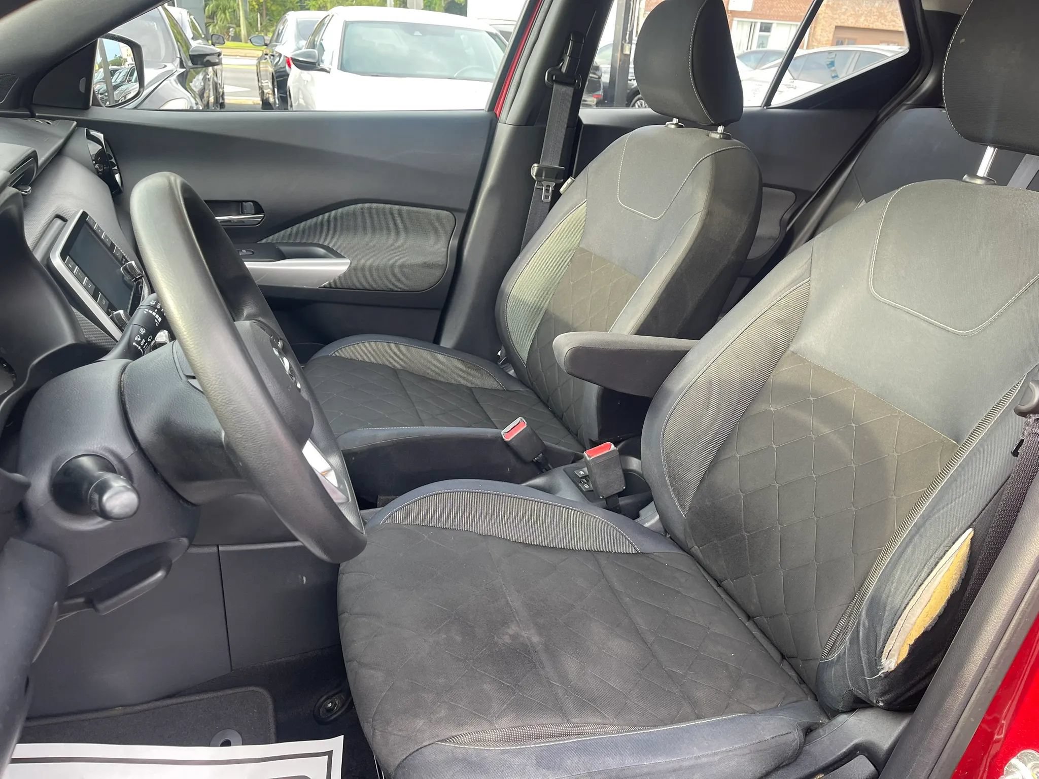 Used 2018 Nissan Kicks SV FWD image 8