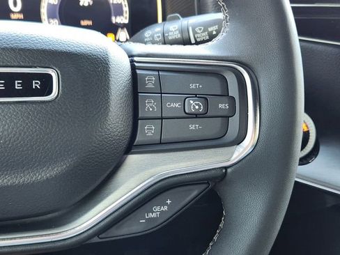 Used 2024 Jeep Wagoneer Series II image 28