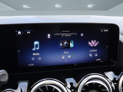 New 2025 Mercedes-Benz GLA 250 GLA 250 image 42