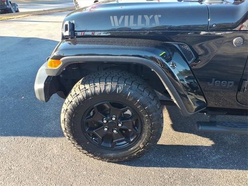 Used 2023 Jeep Gladiator Willys image 4