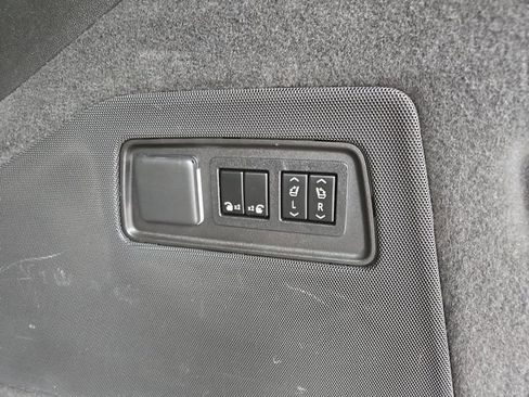 Used 2022 Cadillac Escalade ESV Sport w/ Touring Package AWD/4WD image 34