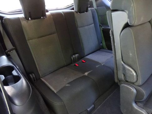 Used 2019 Nissan Pathfinder SV image 40