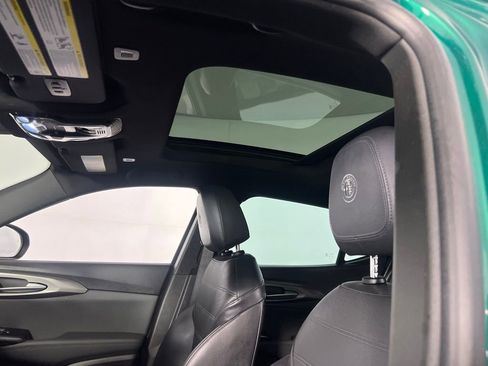 Used 2024 Alfa Romeo Tonale Veloce w/ Premium Interior Package image 27