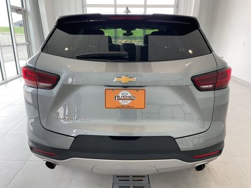 Used 2025 Chevrolet Blazer LT image 3