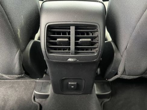 Used 2020 Ford Escape SE FWD image 18
