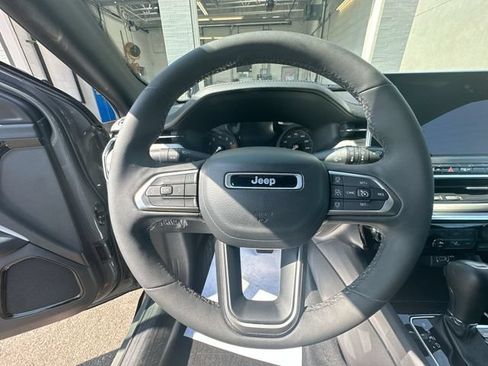 Used 2023 Jeep Compass Limited AWD/4WD image 16