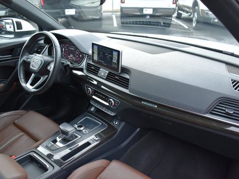 Used 2018 Audi Q5 2.0T Premium Plus w/ Premium Plus Package image 13