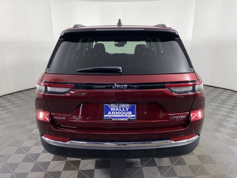 Used 2023 Jeep Grand Cherokee Limited image 10