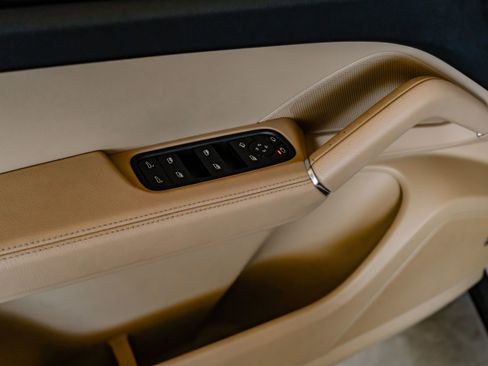 Used 2019 Porsche Cayenne AWD/4WD image 48