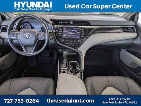 Used 2019 Toyota Camry XLE FWD image 16
