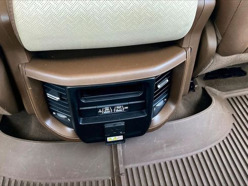 Used 2019 RAM 1500 Laramie AWD/4WD image 17