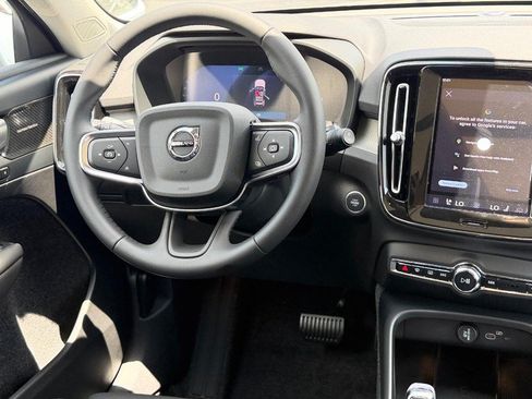New 2026 Volvo XC40 B5 Plus w/ Climate Package AWD/4WD image 6