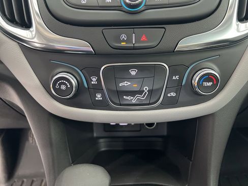Used 2023 Chevrolet Equinox LS w/ LS Convenience Package FWD image 16
