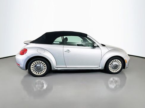 Used 2013 Volkswagen Beetle 2.5 FWD image 8