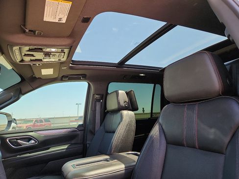 Used 2024 Chevrolet Suburban RST w/ Luxury Package RWD image 13