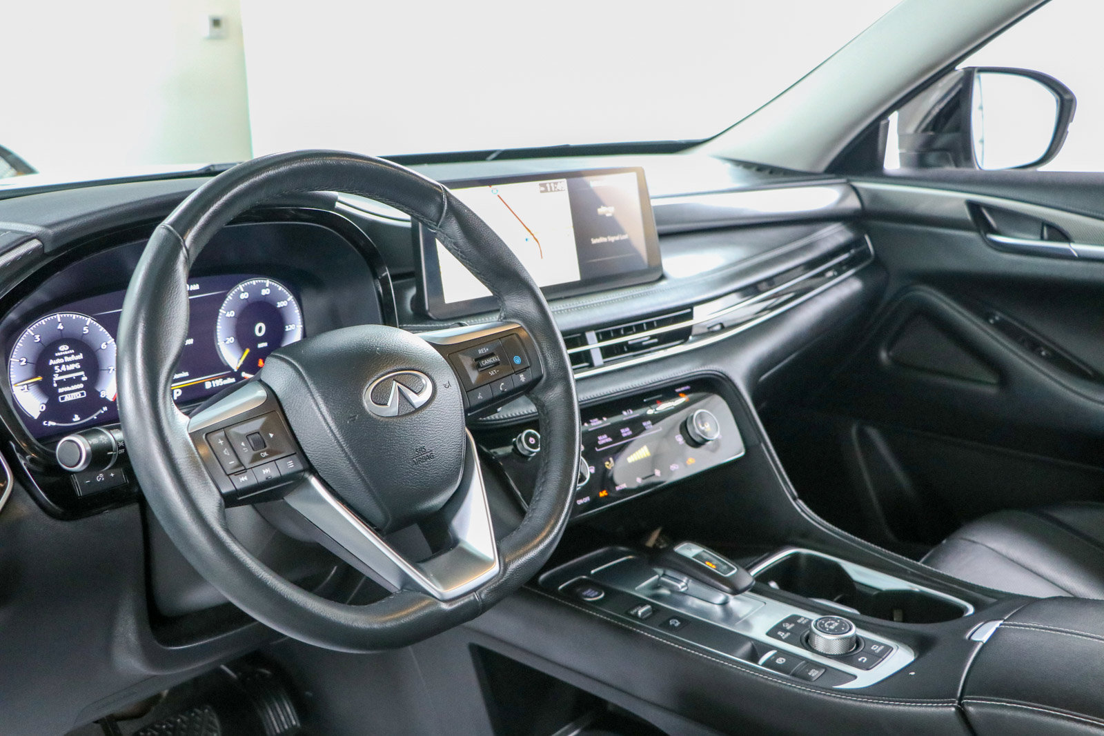 Used 2023 INFINITI QX60 Luxe w/ Cargo Package AWD/4WD image 23