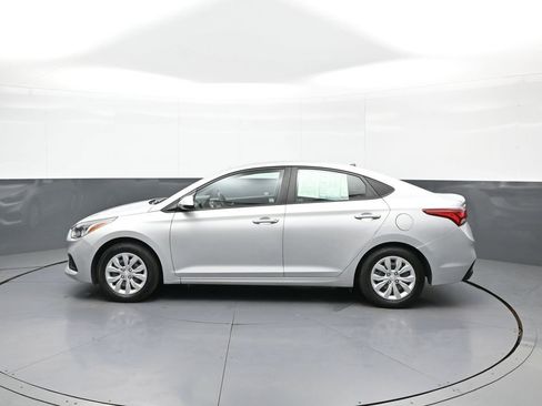 Certified 2021 Hyundai Accent SE FWD image 9