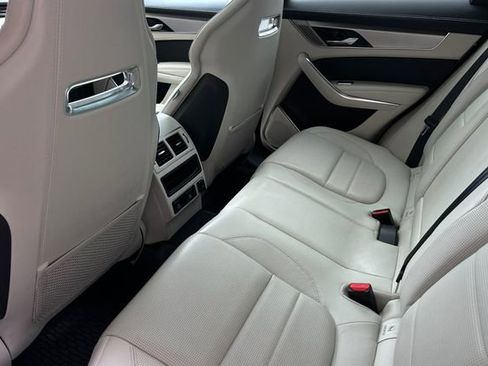 Certified 2024 Jaguar F-PACE R-Dynamic S image 11