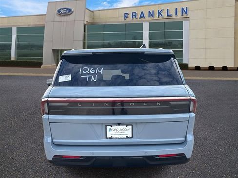 New 2025 Lincoln Navigator Reserve w/ Jet Appearance Package image 6