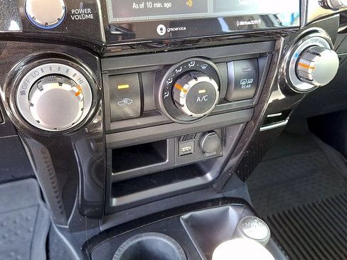 Used 2021 Toyota 4Runner Venture AWD/4WD image 12