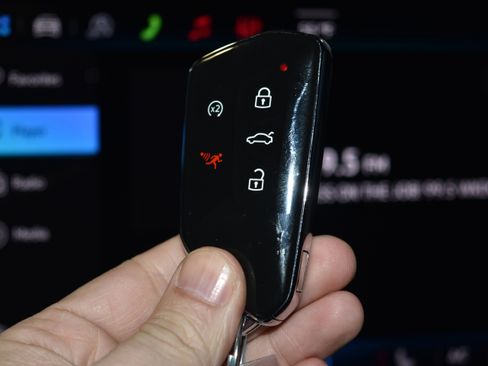 New 2026 Volkswagen Tiguan SE R-Line image 13