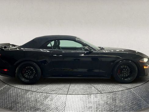 Used 2020 Ford Mustang Premium image 9