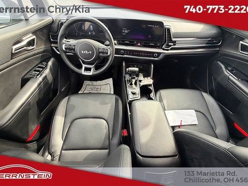 Used 2024 Kia Sportage EX image 12