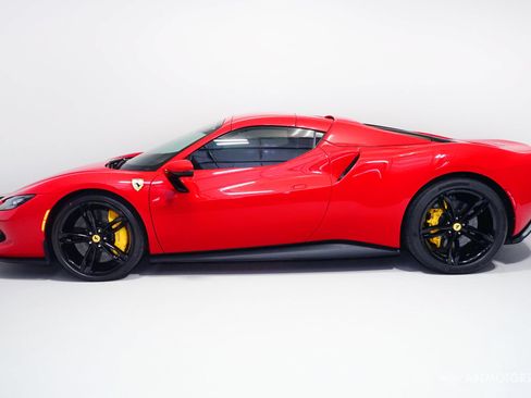 Used 2025 Ferrari 296 GTS RWD image 5