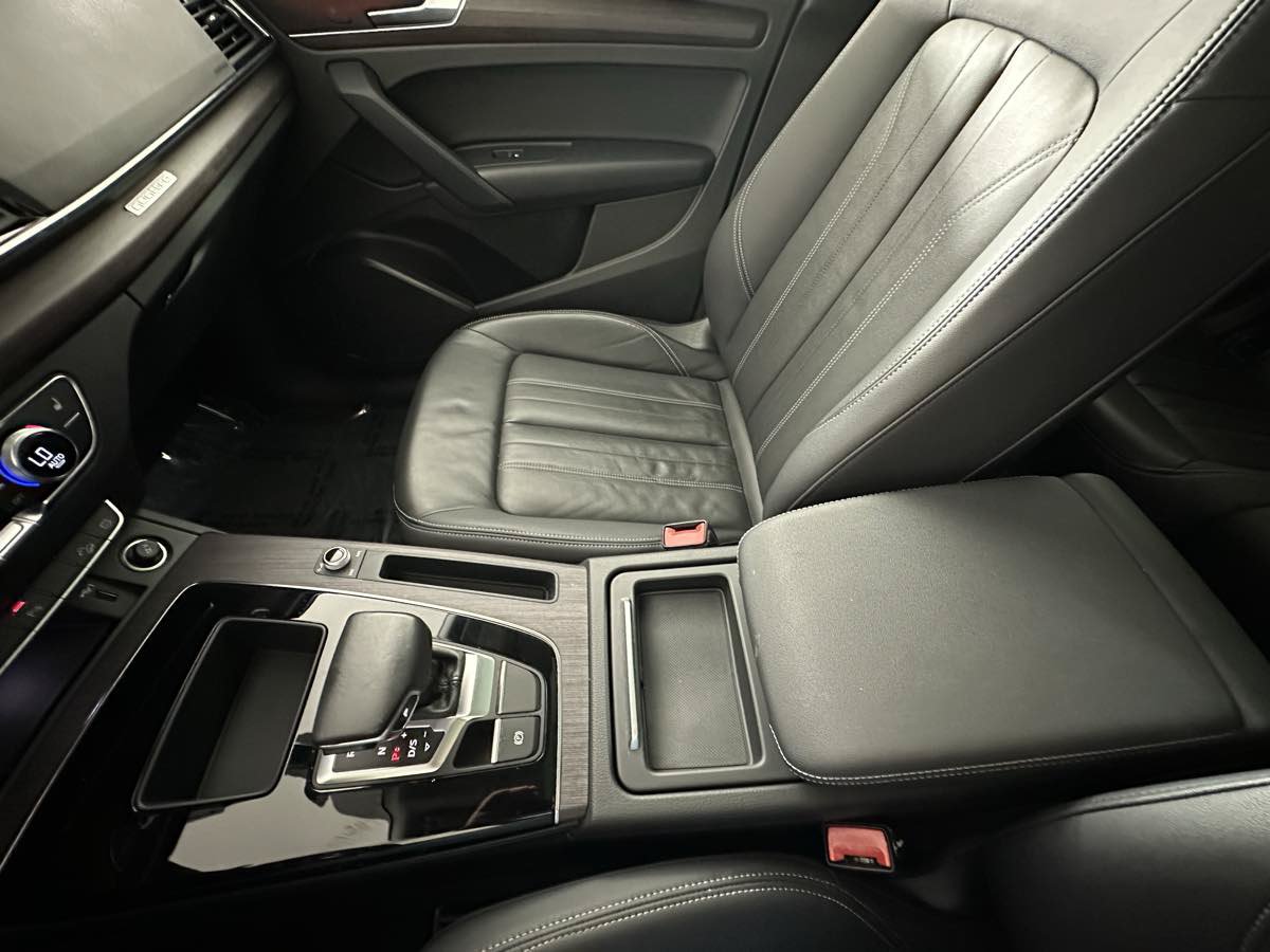 Used 2021 Audi Q5 2.0T Premium w/ Convenience Package AWD/4WD image 39