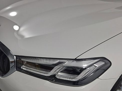 Certified 2022 BMW 540i xDrive w/ Convenience Package image 11