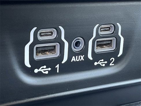 Used 2024 RAM 2500 Laramie w/ Towing Technology Group image 21