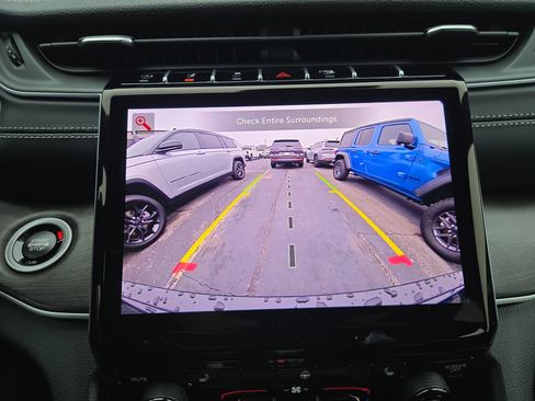 New 2025 Jeep Grand Cherokee Limited w/ Trailer Tow Package image 11