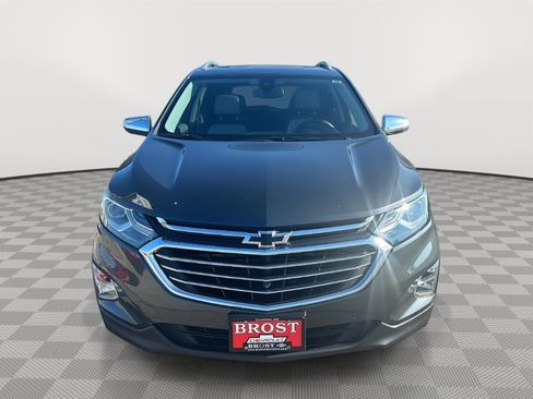 Used 2020 Chevrolet Equinox Premier image 2