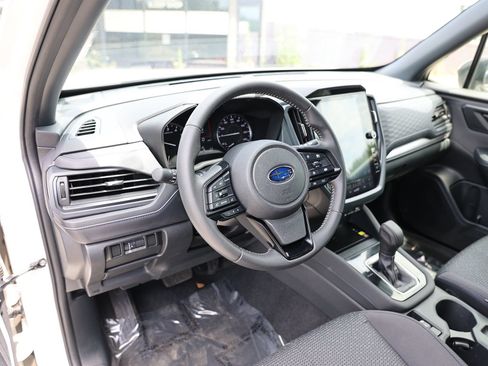 Used 2025 Subaru Forester Premium AWD/4WD image 16