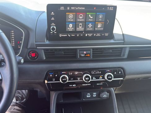 Used 2025 Honda Pilot Elite image 23