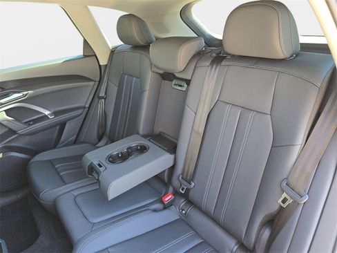 New 2025 Audi Q5 Premium image 12