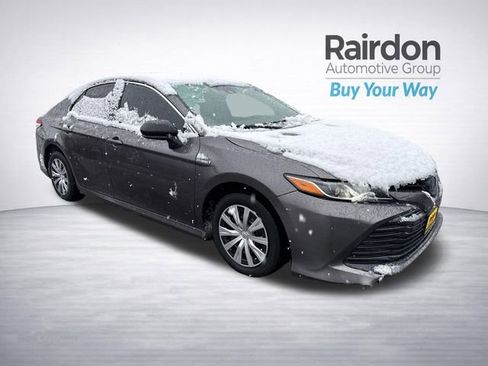 Used 2020 Toyota Camry LE image 1