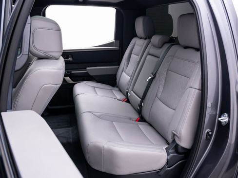 Used 2025 Toyota Tundra Limited AWD/4WD image 19
