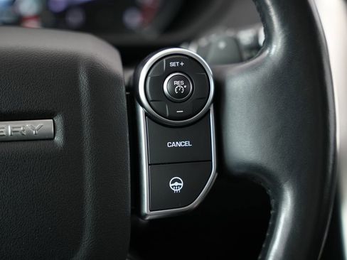 Used 2017 Land Rover Discovery HSE AWD/4WD image 13