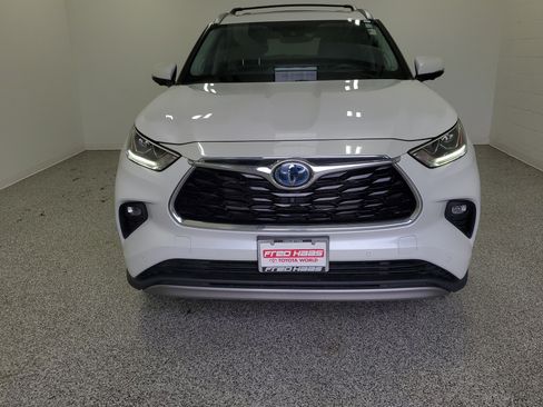 Used 2023 Toyota Highlander Platinum AWD/4WD image 4