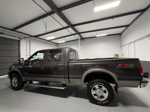 Used 2005 Ford F350 Lariat AWD/4WD image 5