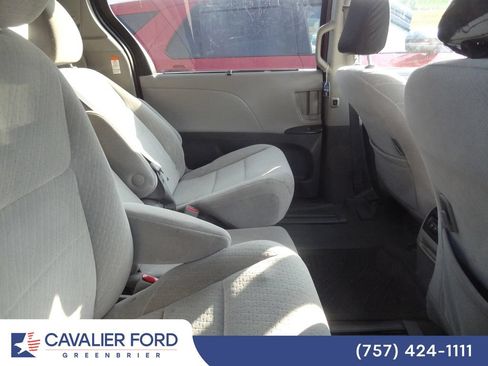 Used 2020 Toyota Sienna LE FWD image 10