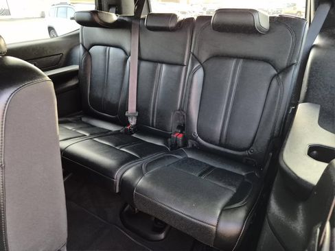 Used 2024 Jeep Wagoneer Series II w/ Flexible Seating Group AWD/4WD image 18