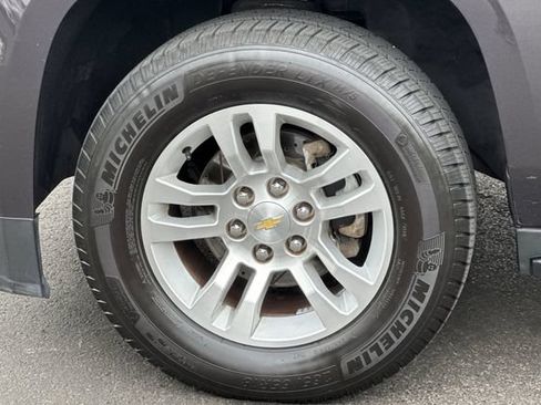 Used 2015 Chevrolet Suburban LT w/ Luxury Package RWD image 47