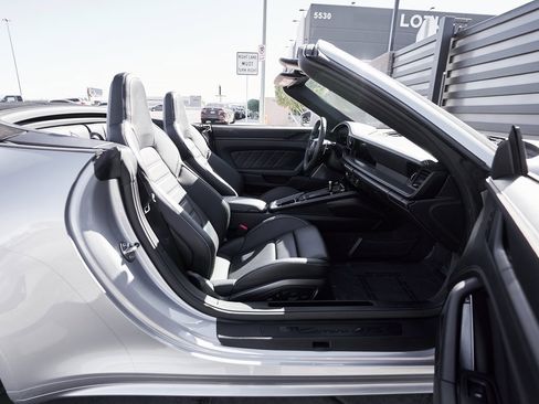 Used 2024 Porsche 911 Carrera GTS w/ Premium Package image 22