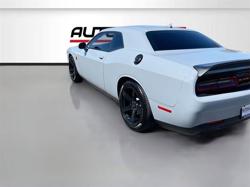 Used 2022 Dodge Challenger SRT Hellcat Redeye image 5