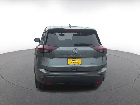 Used 2025 Nissan Rogue SV AWD/4WD image 12